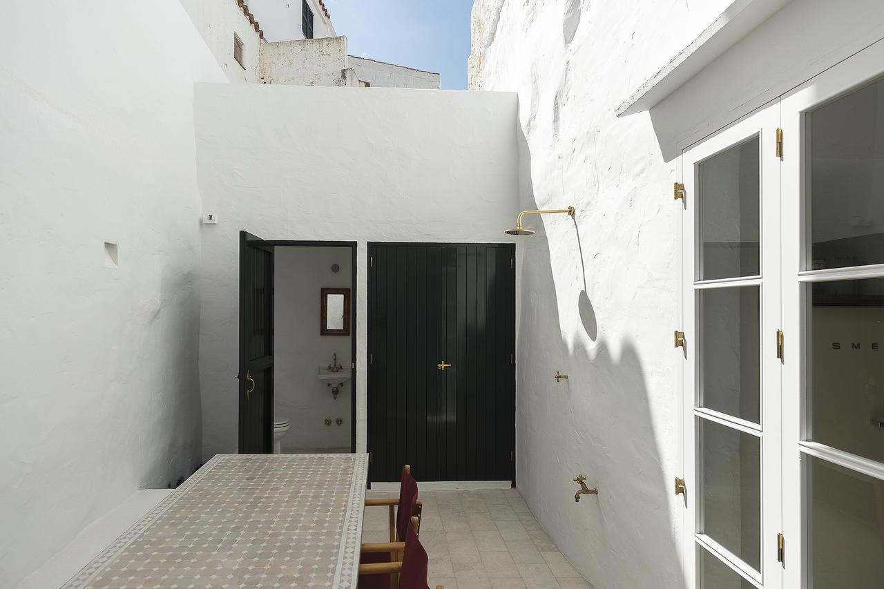 qui no passa Ciutadella (Menorca) Exterior foto