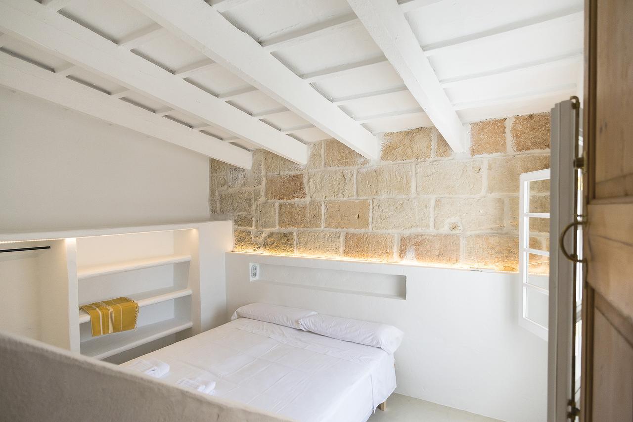 qui no passa Ciutadella (Menorca) Exterior foto