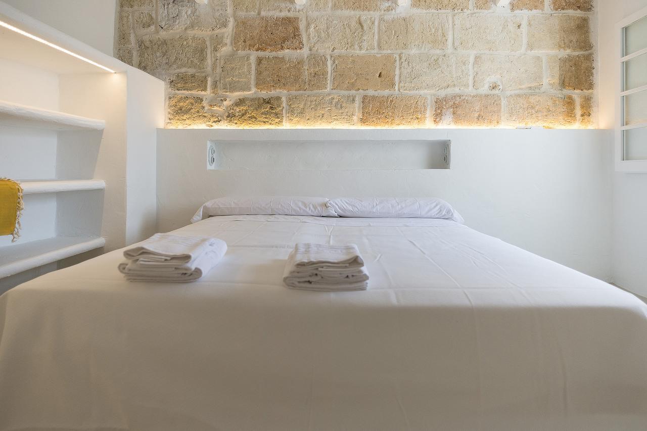 qui no passa Ciutadella (Menorca) Exterior foto