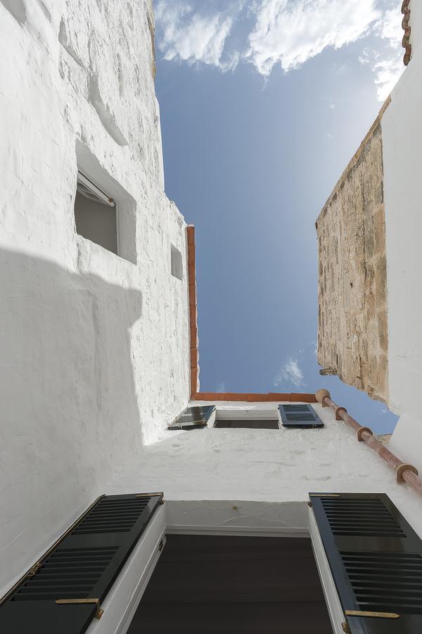 qui no passa Ciutadella (Menorca) Exterior foto